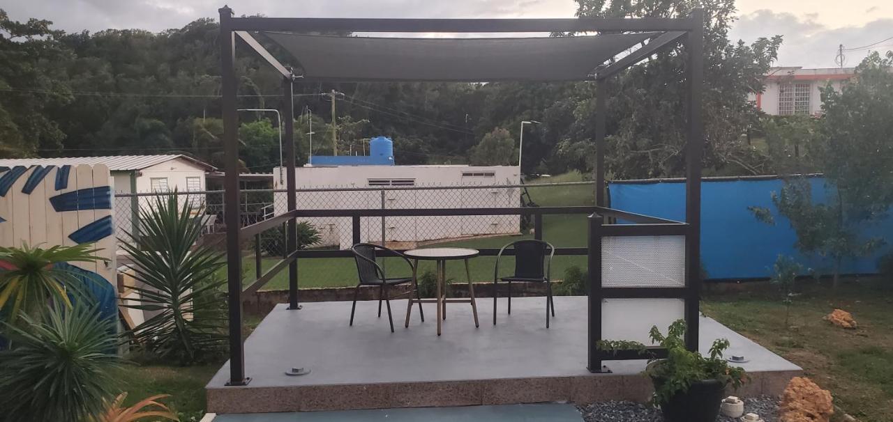2 Palmas Str Hotel Aguadilla Bagian luar foto