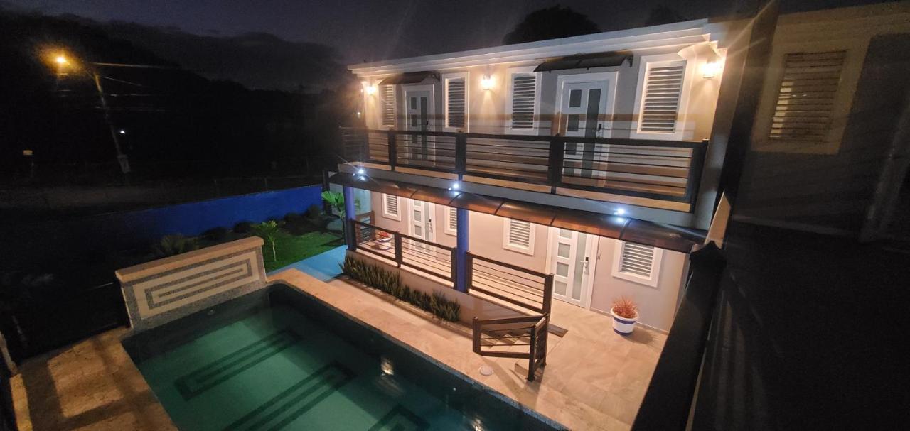 2 Palmas Str Hotel Aguadilla Bagian luar foto