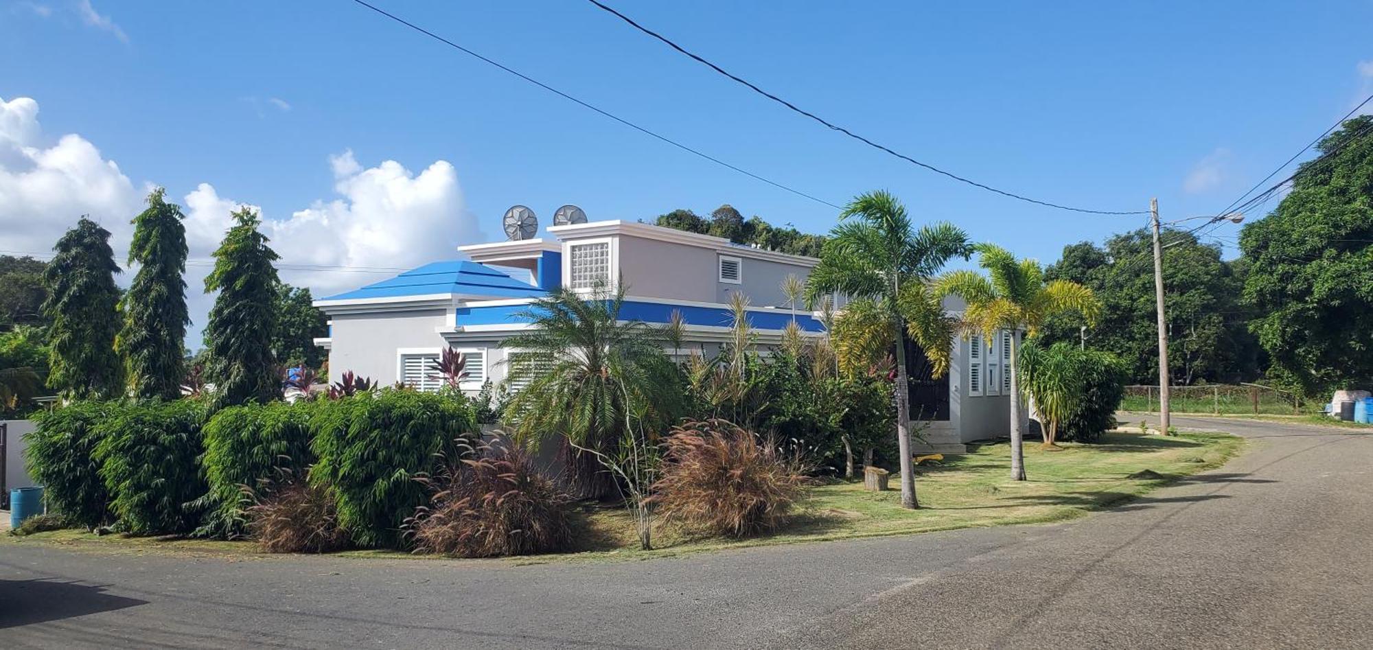 2 Palmas Str Hotel Aguadilla Bagian luar foto