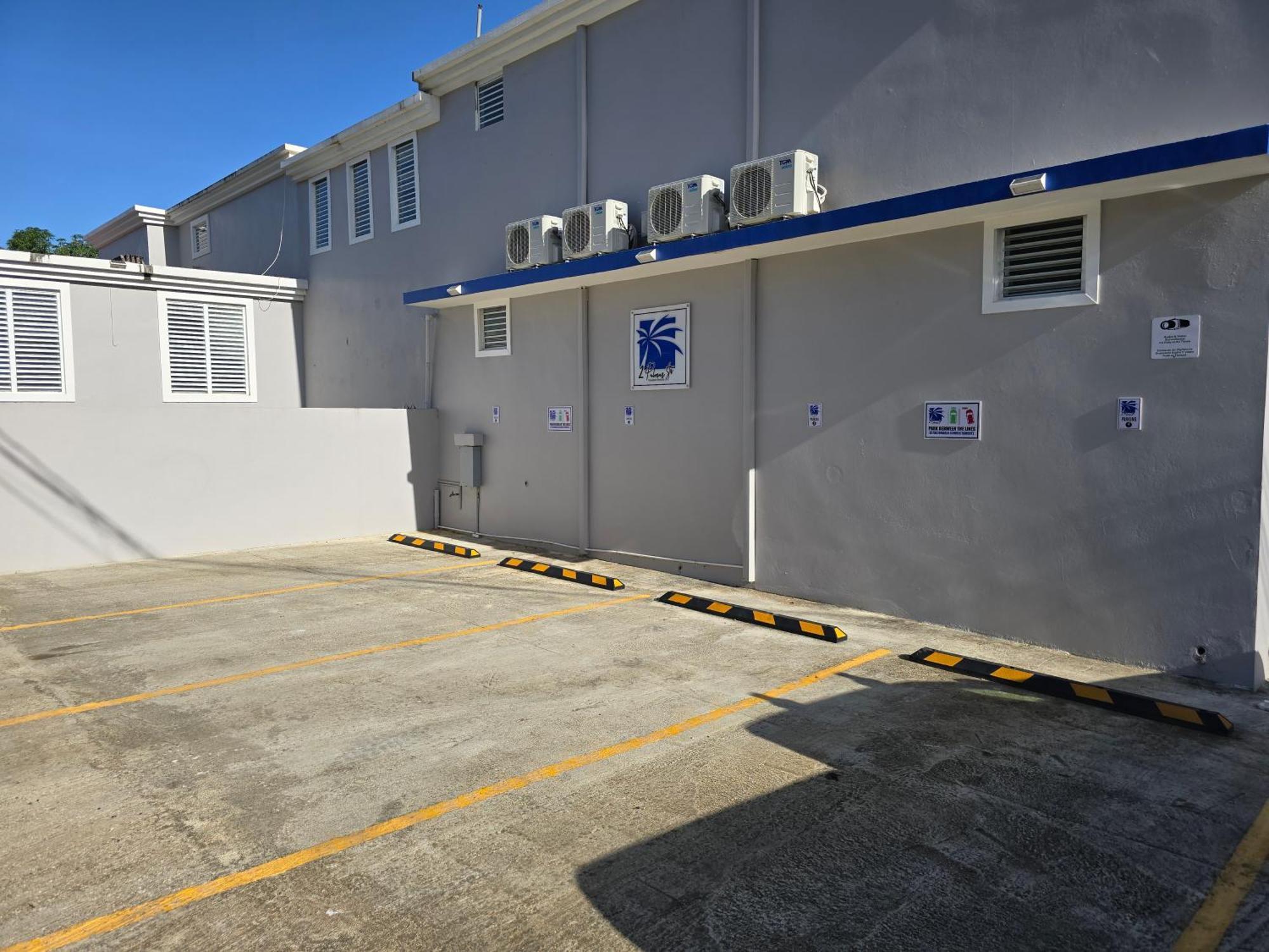 2 Palmas Str Hotel Aguadilla Bagian luar foto